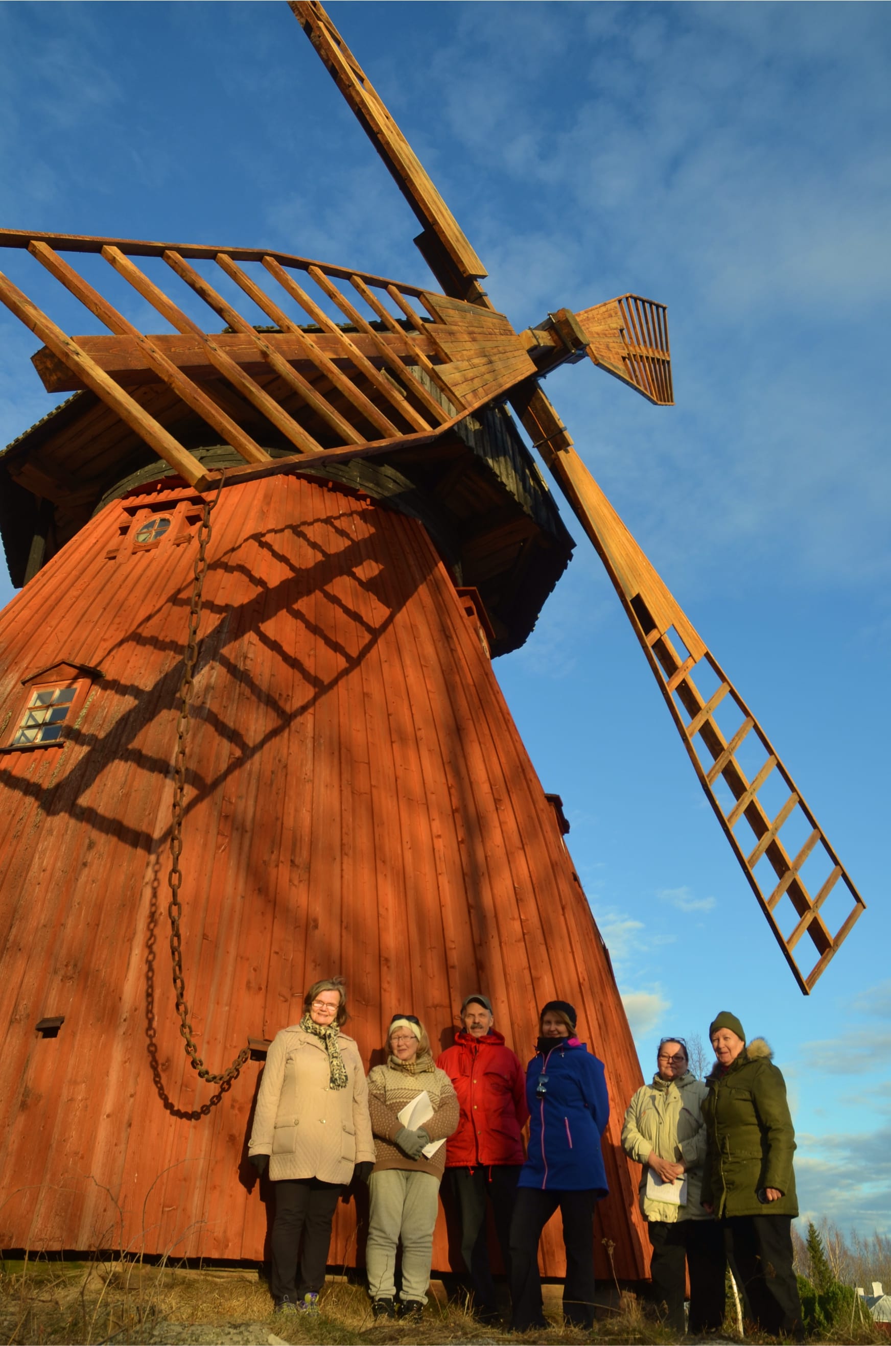 Södersund windmill 2017.jpg